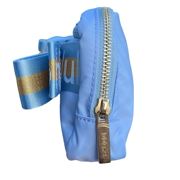 NWT Lululemon Everywhere Belt Bag 1L Wordmark Strap in Baby Blue - Picture 3 of 8